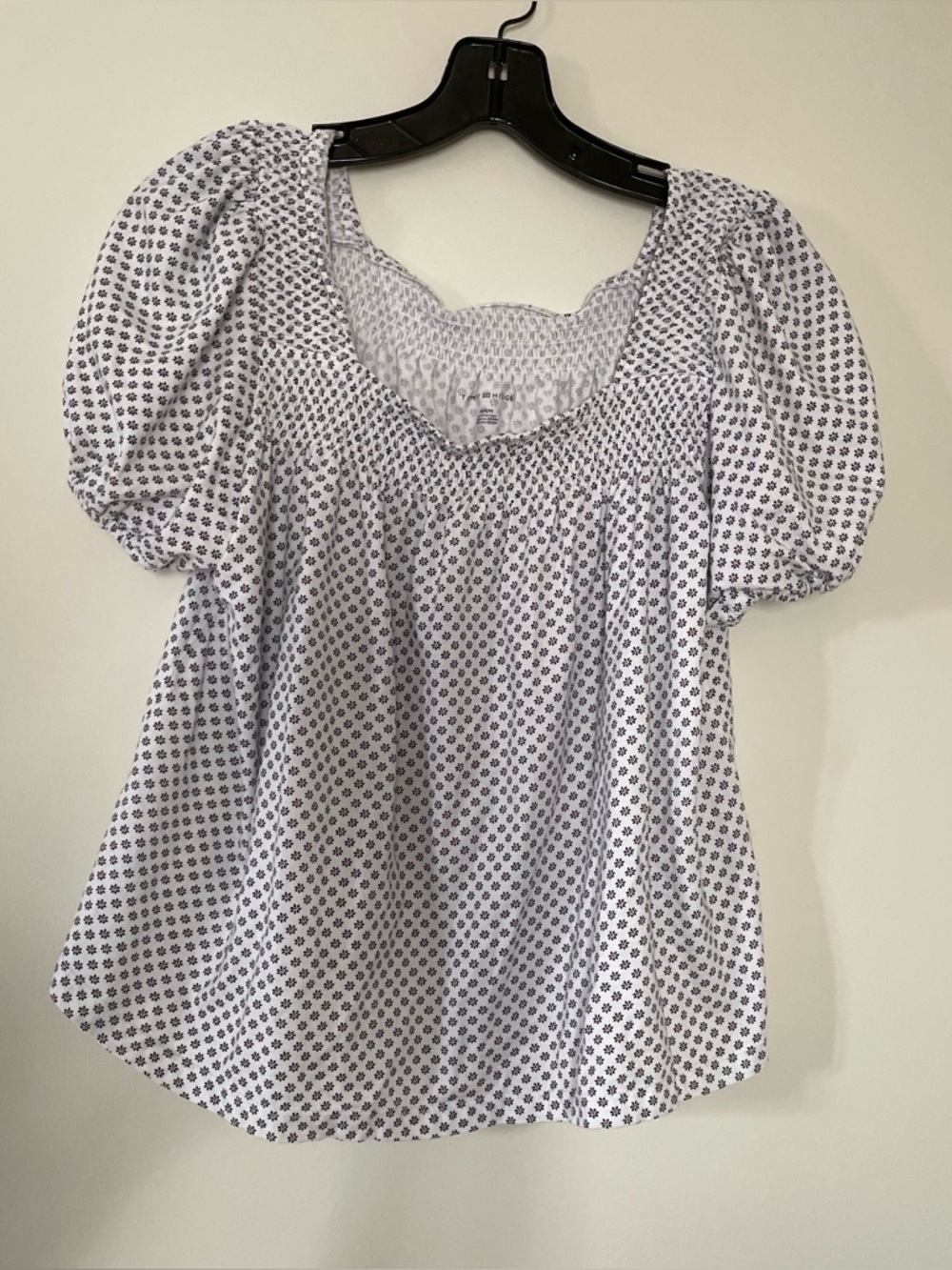 SOLD Tommy Hilfiger Floral Puff Sleeve Peasant Top Medium White Cottagecore